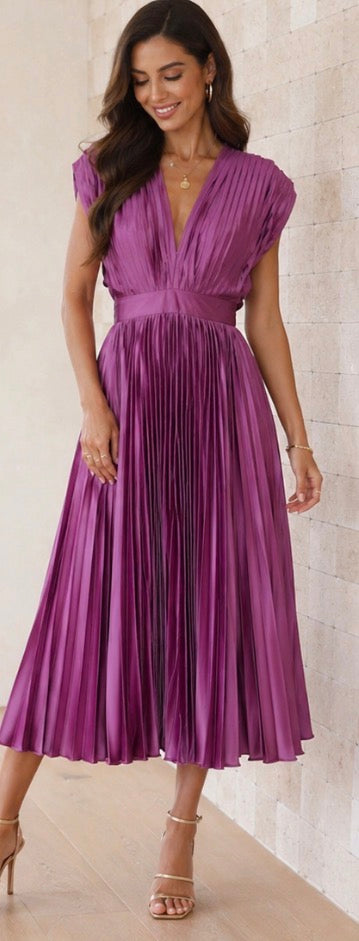 Diane & Susan™ | Timeless Pleated Midi Dress