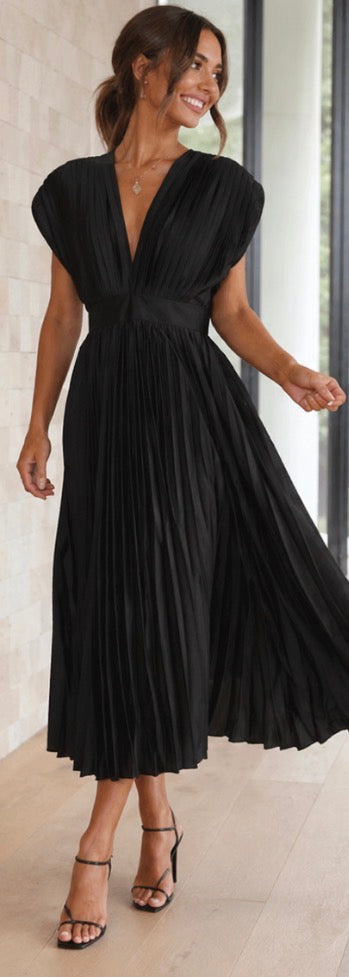 Diane & Susan™ | Timeless Pleated Midi Dress