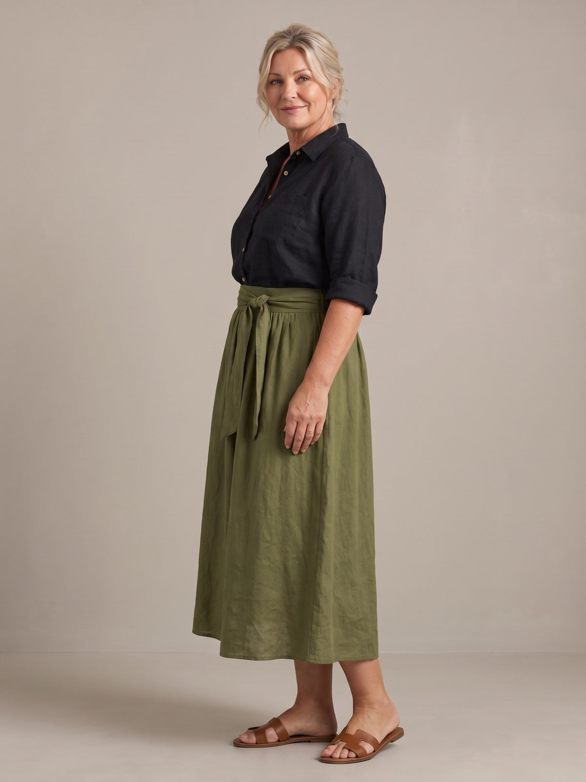 Rosalind set in black and olive, side view