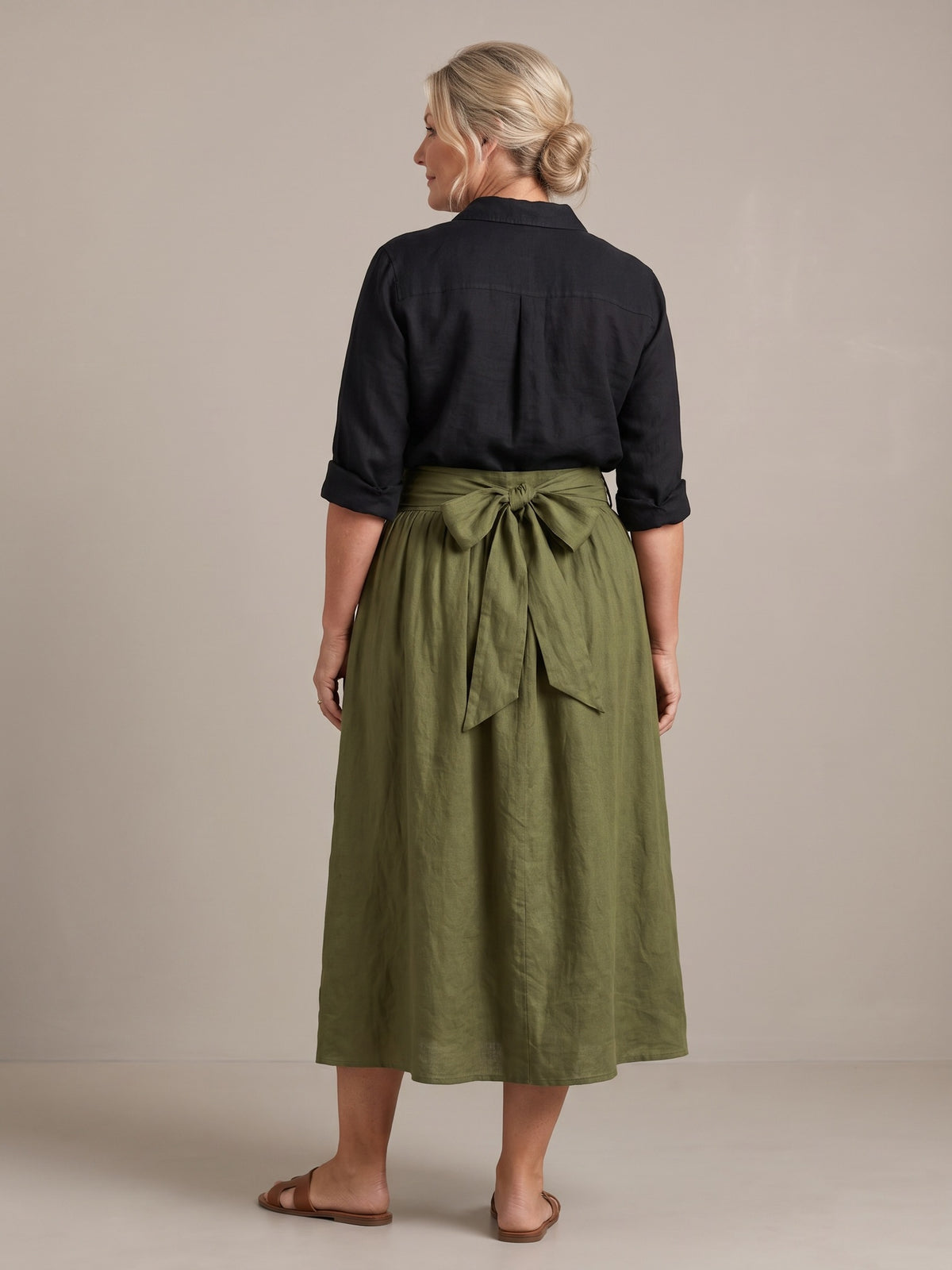 Rosalind set in black and olive, back view